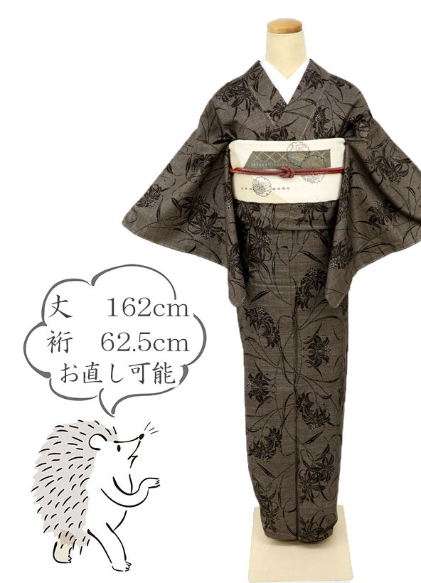 【中古】大島紬 小紋 特選 南国の花模様 濃淡茶色 身丈162cm 裄丈62.5cm カジュアル きもの 袷正絹着物 TC1-15