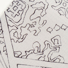 画像をギャラリービューアに読み込む, 【中古】結城紬 小紋 長尺 特選 単衣 正倉院文寄せ柄 淡いグレー 身丈163cm 裄丈63.5cm カジュアル きもの 正絹着物 TH4-45 lsize
