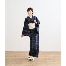 画像をギャラリービューアに読み込む, 阿波コットンウール 【濃紺グレーに白変わり格子】 az2 木綿とウール 温かい冬着物 女性用 13m しじら織 反物 単衣着物 グラデーション フルオーダー お仕立て 普段着 湯通し済み 着付け 和装 レディース ウール混 秋冬 ネイビー ダーク
