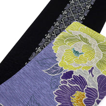 画像をギャラリービューアに読み込む, 【新品】『召しませ華』半幅帯 芍薬×花唐草ライン 藤色×黒 パープル ブラック カジュアル きもの 和装 BP9-8
