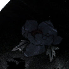画像をギャラリービューアに読み込む, 【中古】都衿和装コート あったかベロア素材 花模様 黒 化繊着物上 カジュアル 身丈85.5cm 裄丈66.5cm CB2-26
