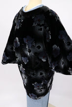 画像をギャラリービューアに読み込む, 【中古】都衿和装コート あったかベロア素材 花模様 黒 化繊着物上 カジュアル 身丈85.5cm 裄丈66.5cm CB2-26
