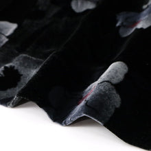 画像をギャラリービューアに読み込む, 【中古】都衿和装コート あったかベロア素材 花模様 黒 化繊着物上 カジュアル 身丈85.5cm 裄丈66.5cm CB2-26
