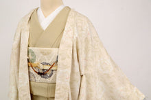 画像をギャラリービューアに読み込む, 【新品】羽織 花唐草模様 カジュアル クリーム色 身丈95.5cm 裄丈70.5cm 正絹着物上 CY1-15
