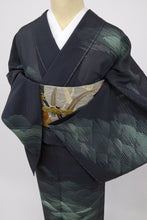画像をギャラリービューアに読み込む, 【中古】夏着物『絽』訪問着 重なる遠山風景 背紋有 フォーマル 略礼装 藍黒色 身丈159cm 裄丈64.5cm 正絹着物 HA5-8
