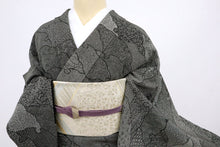 画像をギャラリービューアに読み込む, 【中古】江戸小紋 寄せ柄 ますいわ屋 小紋師落款有 白黒 身丈153cm 裄丈65.5cm 袷正絹着物 HB3-24
