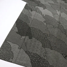 画像をギャラリービューアに読み込む, 【中古】江戸小紋 寄せ柄 ますいわ屋 小紋師落款有 白黒 身丈153cm 裄丈65.5cm 袷正絹着物 HB3-24
