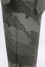画像をギャラリービューアに読み込む, 【中古】江戸小紋 寄せ柄 ますいわ屋 小紋師落款有 白黒 身丈153cm 裄丈65.5cm 袷正絹着物 HB3-24
