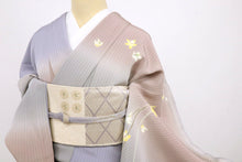 画像をギャラリービューアに読み込む, 【中古】訪問着 横段と揺れる小さな蘭の花模様 フォーマル 略礼装 紫系多色 身丈157cm 裄丈63cm 袷正絹着物 HP3-4
