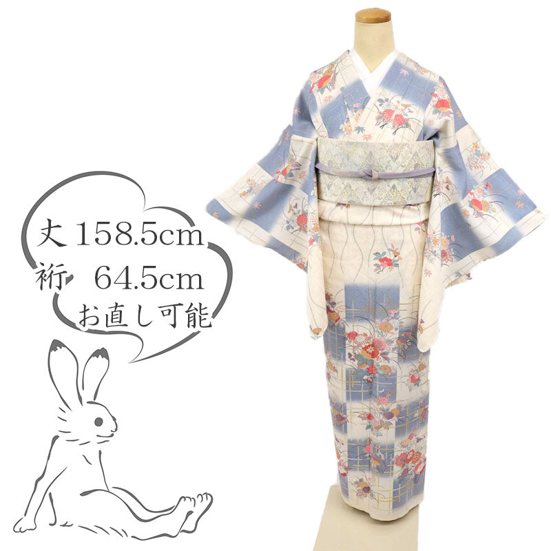 【中古】単衣 付下げ小紋 市松暈しに菊立涌に椿 カジュアル 白×灰青 身丈158.5cm 裄丈64.5cm エレガント 和装 正絹着物 HS4-8