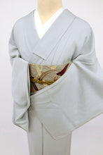 画像をギャラリービューアに読み込む, 【中古】夏着物『絽』色無地 淡いブルーグレー 背紋有 身丈162.5cm 裄丈66cm 正絹着物 IH7-6
