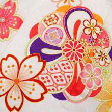 画像をギャラリービューアに読み込む, 新品【 七五三 子供用 被布 白 ねじり梅 】2歳 3歳 着物 コート 飾り紐付き 中綿入り 菊 桜 羽織り 女の子 女児 正絹 日本製 お祝い ひな祭り お正月 節句 お祝着
