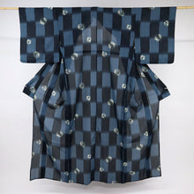 画像をギャラリービューアに読み込む, 【中古】長尺 洗える夏着物 小紋 さくらの花丸模様 カジュアル 黒×青灰色 身丈166cm 裄丈68cm 化繊 KA7-55
