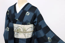 画像をギャラリービューアに読み込む, 【中古】長尺 洗える夏着物 小紋 さくらの花丸模様 カジュアル 黒×青灰色 身丈166cm 裄丈68cm 化繊 KA7-55
