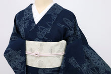 画像をギャラリービューアに読み込む, 【中古】特選浴衣 しじら織り 綿麻 流水に肩車菊花模様抜染 濃紺 カジュアル 身丈157cm 裄丈62cm 単衣着物 KA9-9
