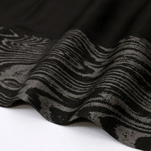 画像をギャラリービューアに読み込む, 【中古】特選 紬 大島 小紋 明アキラコレクション 杢目ライン 黒 カジュアル 身丈159.5cm 裄丈69cm 袷正絹着物 KB3-17
