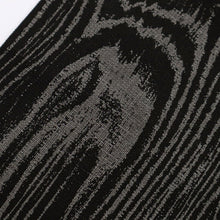 画像をギャラリービューアに読み込む, 【中古】特選 紬 大島 小紋 明アキラコレクション 杢目ライン 黒 カジュアル 身丈159.5cm 裄丈69cm 袷正絹着物 KB3-17

