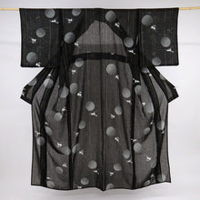 画像をギャラリービューアに読み込む, 【中古】長尺 洗える夏着物 小紋 飛びうさぎ 黒ブラック カジュアル 化繊 身丈164.5cm 裄丈66.5cm 着物 KB6-14
