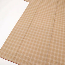 画像をギャラリービューアに読み込む, 【中古】特選 紬 十日町 綾織『格子のクロス』カジュアル 濃淡茶色 身丈167.5cm 裄丈68cm 袷正絹着物 KC1-14
