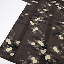 画像をギャラリービューアに読み込む, 【中古】長尺 洗える夏着物 小紋 ブランド『古今』エ霞笹桜 濃茶 化繊着物 カジュアル 身丈162.5cm 裄丈66cm KC7-53
