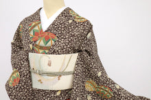 画像をギャラリービューアに読み込む, 【中古】長尺 洗える夏着物 小紋 細やか桜に手毬 濃茶色 化繊着物 ポリエステル カジュアル 身丈164cm 裄丈67cm KC7-77
