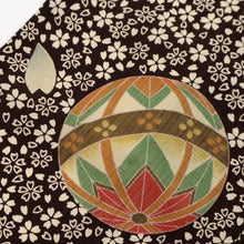 画像をギャラリービューアに読み込む, 【中古】長尺 洗える夏着物 小紋 細やか桜に手毬 濃茶色 化繊着物 ポリエステル カジュアル 身丈164cm 裄丈67cm KC7-77
