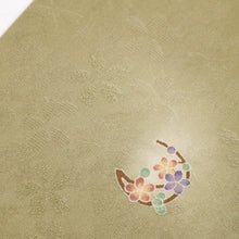 画像をギャラリービューアに読み込む, 【中古】単衣 小紋 作家物 ふわり蛍ぼかしに花の丸 落款有 利休茶色緑 カジュアル 身丈160.5cm 裄丈68cm 単衣着物 KG6-11
