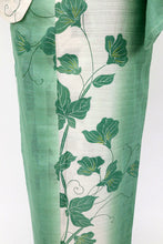 画像をギャラリービューアに読み込む, 【中古】長尺 夏着物『綿絽』小紋 ラインぼかしに花葉 カジュアル 白×緑 身丈165.5cm 裄丈67.5cm 木綿浴衣 KG7-60
