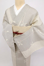 画像をギャラリービューアに読み込む, 【中古】長尺 単衣 塩沢お召 ゆるやか縦ライン植物 白グレー カジュアル 身丈168.5cm 裄丈68cm 単衣着物 KH6-4
