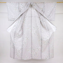 画像をギャラリービューアに読み込む, 【中古】長尺 洗える夏着物『絽』小紋 花唐草模様 カジュアル 淡いグレー 身丈164cm 裄丈65cm 化繊着物 KH7-67
