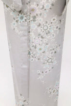 画像をギャラリービューアに読み込む, 【中古】長尺 洗える夏着物『絽』小紋 花唐草模様 カジュアル 淡いグレー 身丈164cm 裄丈65cm 化繊着物 KH7-67
