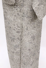 画像をギャラリービューアに読み込む, 【中古】長尺 単衣 お召 松煙染 花唐草 叩き染め 濃淡グレー カジュアル 身丈163.5cm 裄丈68cm 単衣着物 KH9-7
