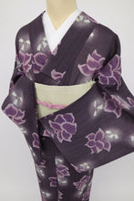 画像をギャラリービューアに読み込む, 【中古】長尺 洗える夏着物 小紋『和風館ICHI』鈴蘭花模様 紫黒鳶 化繊着物 カジュアル 身丈165.5cm 裄丈67cm KP7-87
