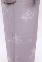 画像をギャラリービューアに読み込む, 【中古】夏着物『絽』小紋 桜に小花の市松舞う花びら模様 カジュアル 薄色 身丈152cm 裄丈64.5cm 正絹着物 KP8-5
