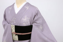 画像をギャラリービューアに読み込む, 【中古】夏着物『絽』小紋 桜に小花の市松舞う花びら模様 カジュアル 薄色 身丈152cm 裄丈64.5cm 正絹着物 KP8-5
