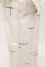 画像をギャラリービューアに読み込む, 【中古】洗える夏着物 小紋 かすれ縞にとんぼの舞姿 カジュアル 白 身丈157cm 裄丈61.5cm 化繊着物 KS7-41
