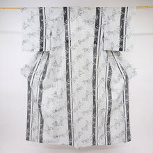 画像をギャラリービューアに読み込む, 【中古】長尺 洗える夏着物 小紋 縞に植物ライン カジュアル 白黒モノトーン 身丈163cm 裄丈62.5cm 化繊 KS7-59
