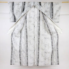 画像をギャラリービューアに読み込む, 【中古】長尺 洗える夏着物 小紋 縞に植物ライン カジュアル 白黒モノトーン 身丈163cm 裄丈62.5cm 化繊 KS7-59
