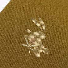 画像をギャラリービューアに読み込む, 【中古】単衣 長尺 小紋 花うさぎ江戸小紋柄 シンプル飛び柄 からし色 黄土色 黄色 ふだん着物洗替えに♪ カジュアル 身丈166cm 裄丈68cm 正絹 KY4-47
