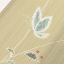 画像をギャラリービューアに読み込む, 【中古】洗える夏着物 小紋 野草に蝶の舞姿 カジュアル 白橡色淡いベージュ 身丈160cm 裄丈64.5cm 化繊 KY7-100
