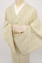 画像をギャラリービューアに読み込む, 【中古】洗える♪単衣着物 小紋 点描の縞にとんぼ 鳥の子色 カジュアル 作家落款有 身丈166.5cm 裄丈71cm 化繊着物 KY7-124
