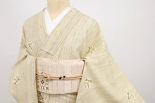 画像をギャラリービューアに読み込む, 【中古】洗える♪単衣着物 小紋 点描の縞にとんぼ 鳥の子色 カジュアル 作家落款有 身丈166.5cm 裄丈71cm 化繊着物 KY7-124
