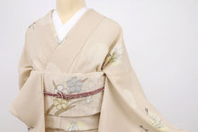 画像をギャラリービューアに読み込む, 【中古】長尺 洗える夏着物 涼感小紋 肌色 カジュアル 雪輪に木賊と蜻蛉 身丈165cm 裄丈68cm 化繊着物 KY9-3
