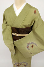 画像をギャラリービューアに読み込む, 【中古】長尺 紬地 付下げ 郷土玩具尽くし カジュアル グリーン 身丈164.5cm 裄丈64cm 落款有 袷正絹着物 MG3-2
