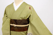 画像をギャラリービューアに読み込む, 【中古】長尺 紬地 付下げ 郷土玩具尽くし カジュアル グリーン 身丈164.5cm 裄丈64cm 落款有 袷正絹着物 MG3-2
