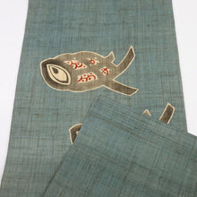 画像をギャラリービューアに読み込む, 【中古】夏の麻 名古屋帯 作家物 型絵染 魚の姿 落款有 カジュアル 青鈍色 長さ364.5cm 帯巾31cm 着物 NG5-48
