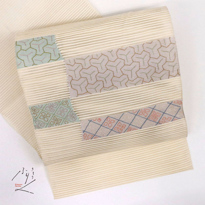 【中古】夏帯『絽』名古屋帯 毘沙門亀甲花菱の横段 カジュアル 白地 長さ364cm 帯巾30.5cm 正絹着物 NS7-37