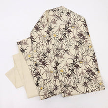 画像をギャラリービューアに読み込む, 【未使用】『本場縞大島』紬 名古屋帯 花唐草模様 カジュアル 練色 正絹着物 NY6-3
