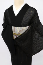 画像をギャラリービューアに読み込む, 【中古】長尺 希少『紗袷』小紋 角散らしのゆらぎと植物の縞 カジュアル 黒 身丈168cm 裄丈67cm 正絹着物 SB8-3
