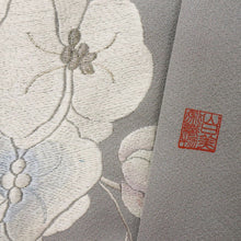 画像をギャラリービューアに読み込む, 【中古】刺繍 付下げ『山口美術織物』蘭に花唐草 セミフォーマル グレー 身丈160.5cm 裄丈69cm 袷正絹着物 SH10-26 msize
